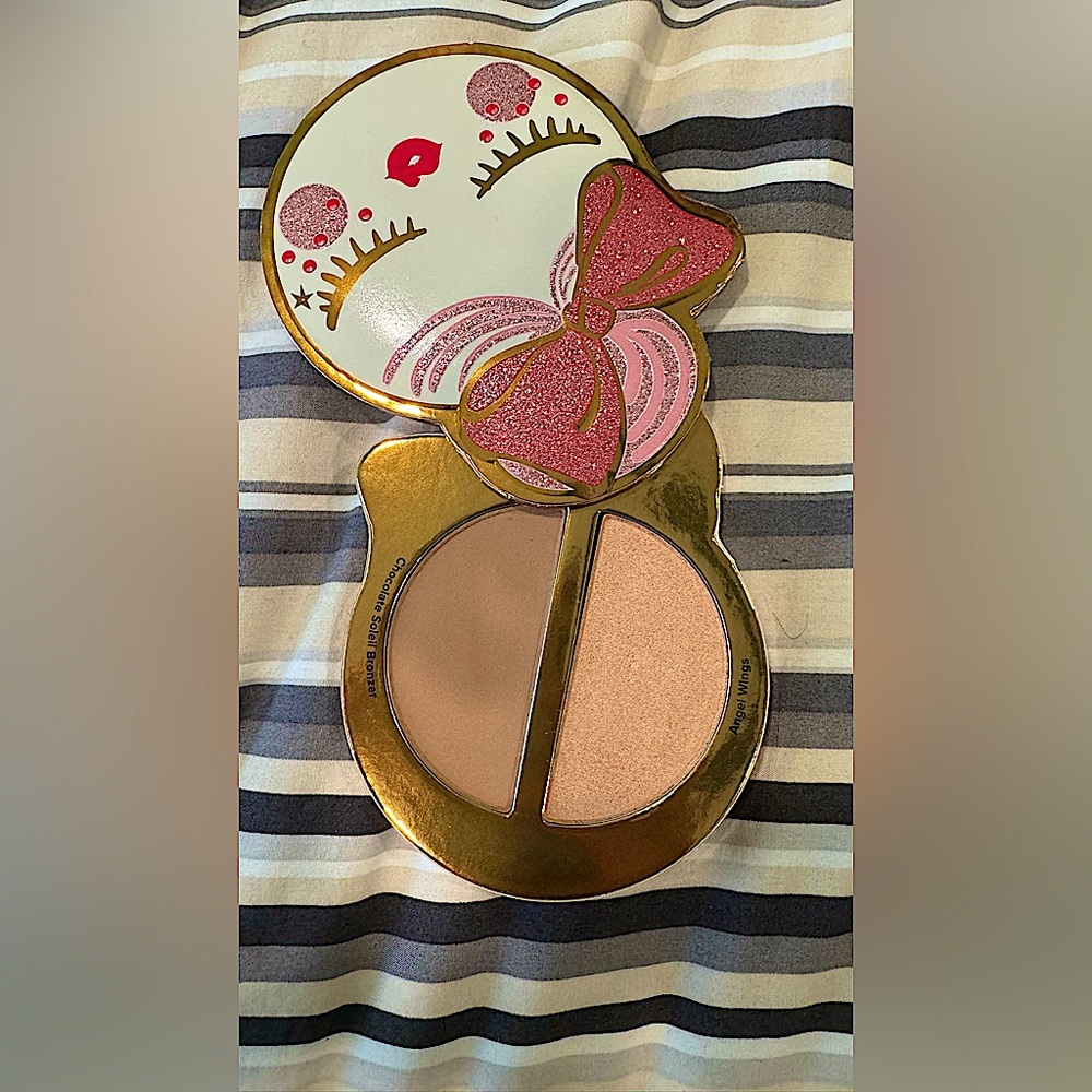 Too Faced Limited Edition Holiday Bronzer & Highlighter Palette